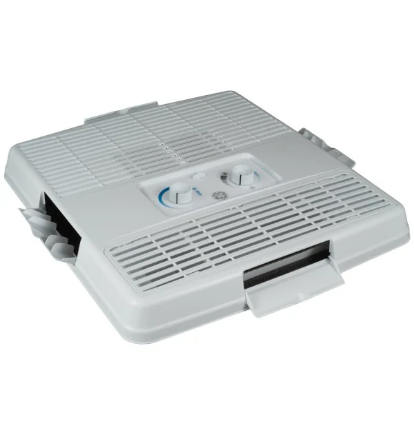 Non-ducted free-blow RV air conditioner